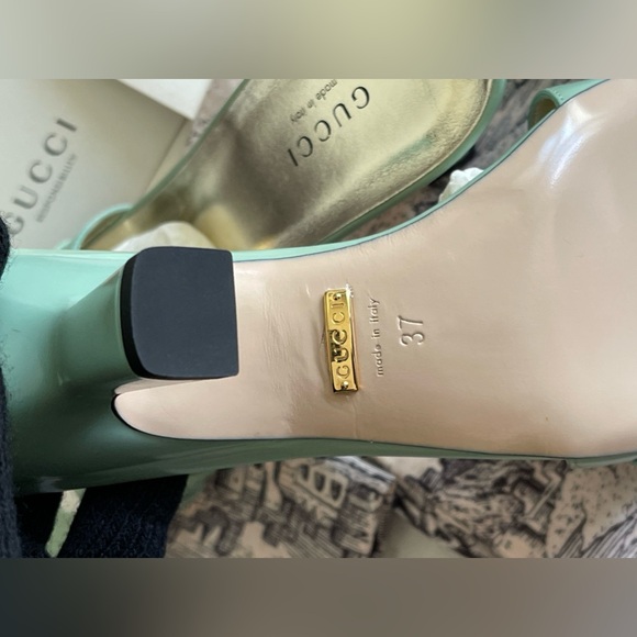 Gucci green glossy tiger Dora toe slide sandals ( size7 ) - Picture 4 of 12